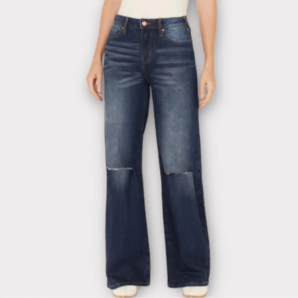 Cleo + Wolf Women’s Jeans 28x32 High Rise Loose Flare Bootcut Distressed NWT